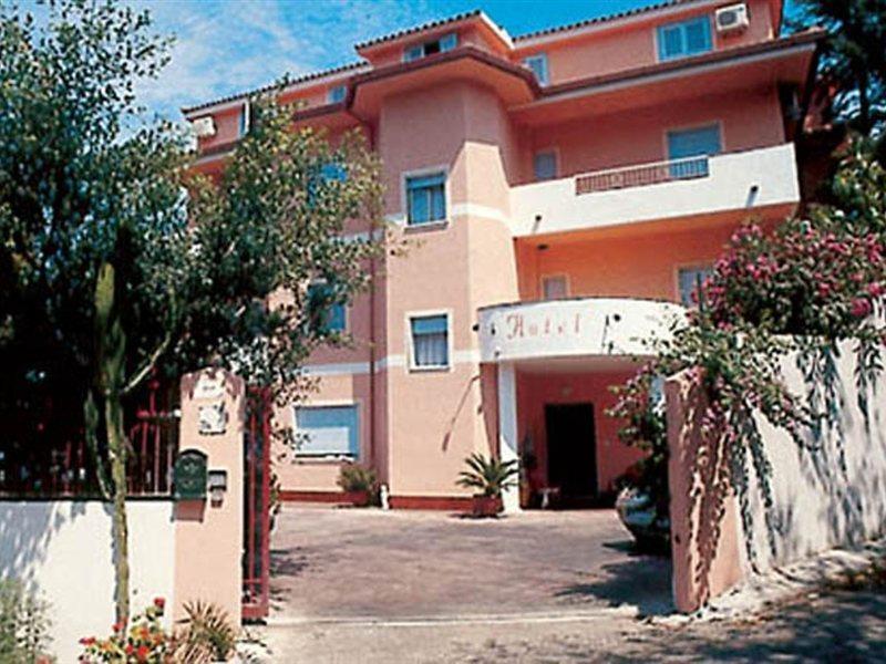 Hotel Umberto Ricadi Zewnętrze zdjęcie
